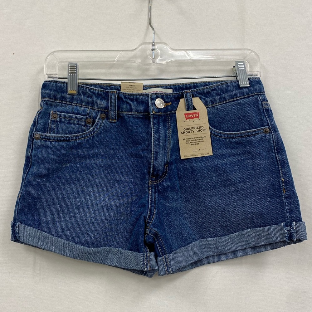 Girls Levi’s denim shorts